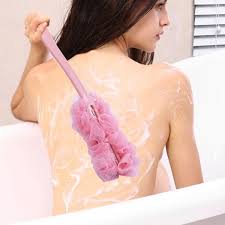 Thói quen kỳ cọ khi tắm