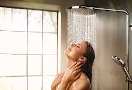 Tắm vòi hoa sen đúng cách bắt đầu từ nhiệt độ nước