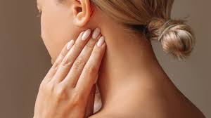 Massage bằng vòi hoa sen vùng sau tai: Trung tâm giải tỏa căng thẳng thần kinh