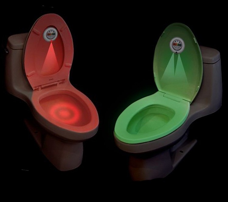 Đèn màu ở bồn cầu