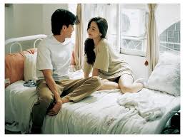 Valentine 2026: Vòi Sen Tăng Áp Đổi Màu Biến Phòng Tắm Thành Thiên Đường Tình Yêu Với Công Nghệ Ánh Sáng 2 Nghệ thuật hâm nóng tình cảm