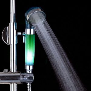Vòi sen tăng áp để massage cơ thể